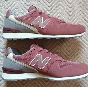 NWOT NB running 696 pink/purple sneakers